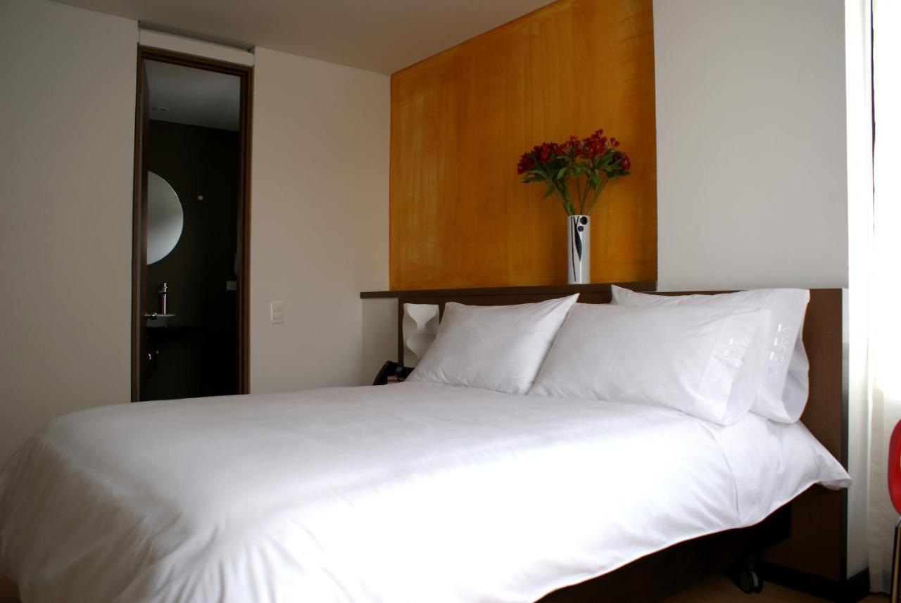 Hotel Viaggio Nueve Tres Богота Екстериор снимка
