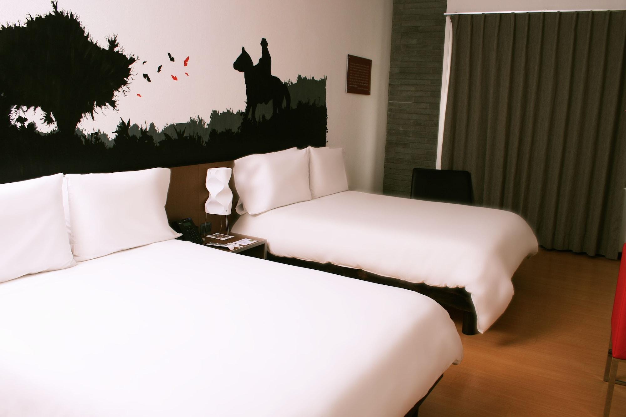 Hotel Viaggio Nueve Tres Богота Екстериор снимка