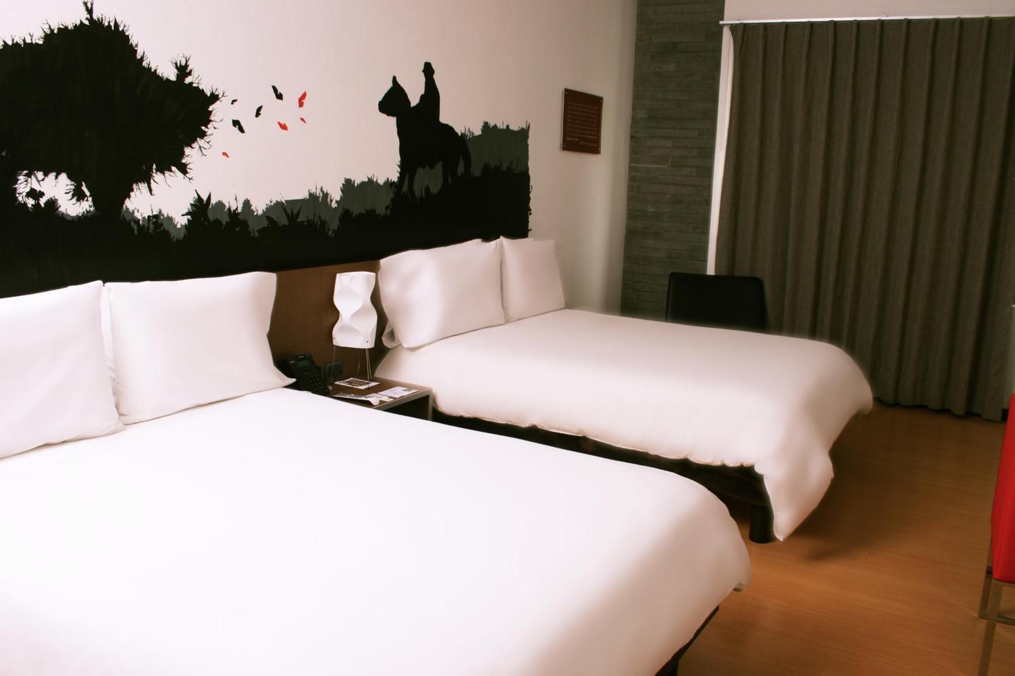 Hotel Viaggio Nueve Tres Богота Екстериор снимка