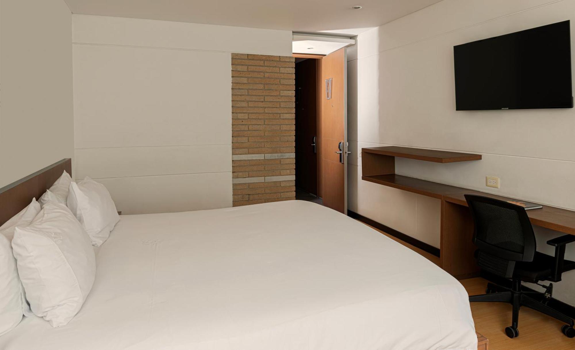 Hotel Viaggio Nueve Tres Богота Екстериор снимка