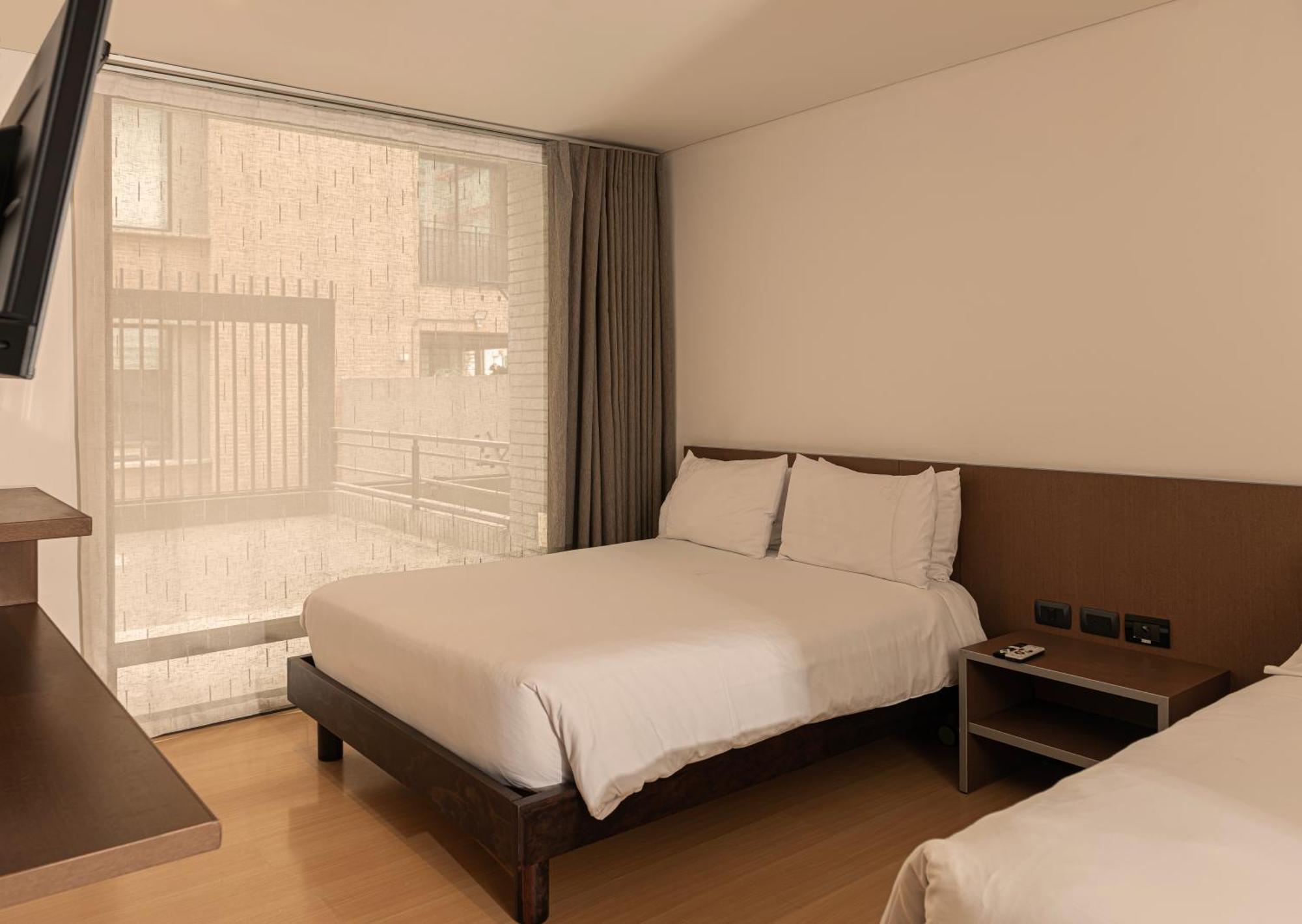 Hotel Viaggio Nueve Tres Богота Екстериор снимка