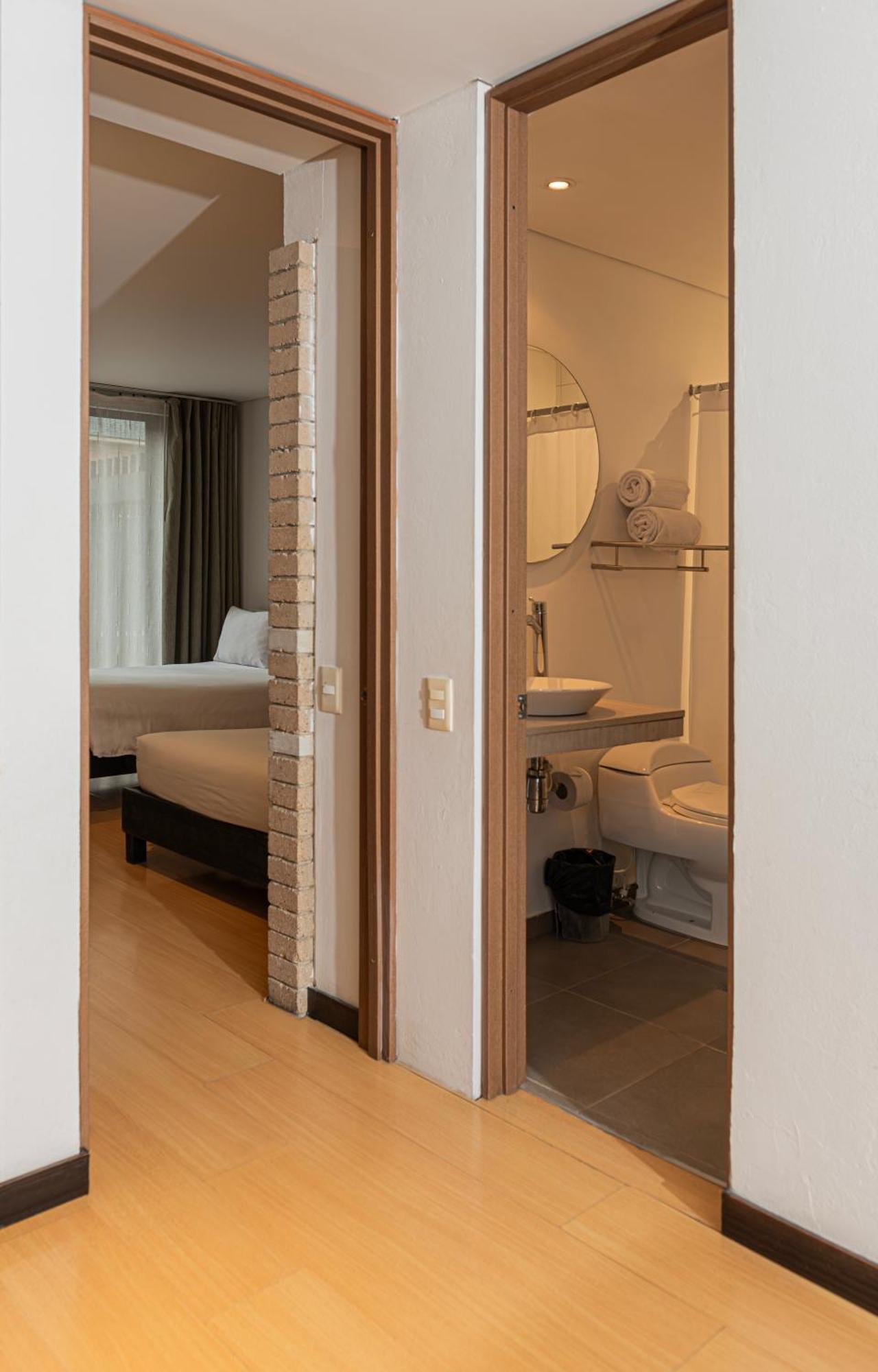 Hotel Viaggio Nueve Tres Богота Екстериор снимка
