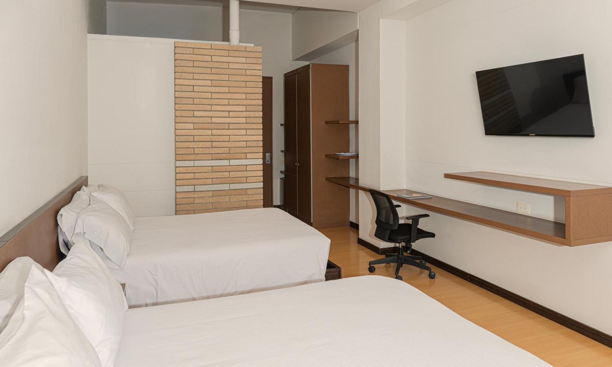 Hotel Viaggio Nueve Tres Богота Екстериор снимка